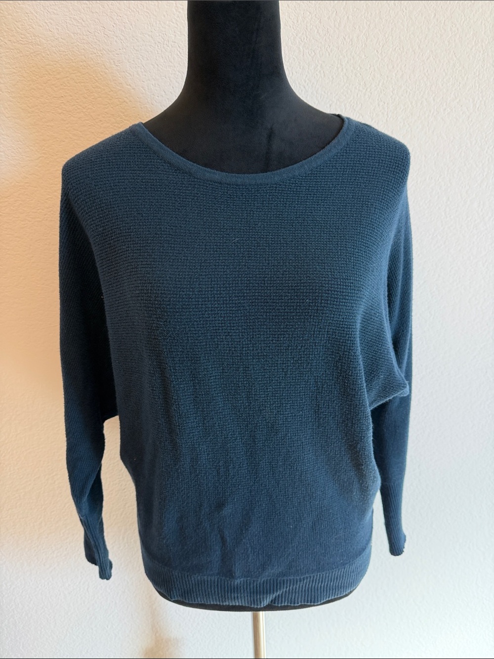 T Tahari Deep Teal Scoop Neck Pullover Sweater